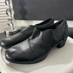 🆕Black Rivet ANNA Ankle Booties
